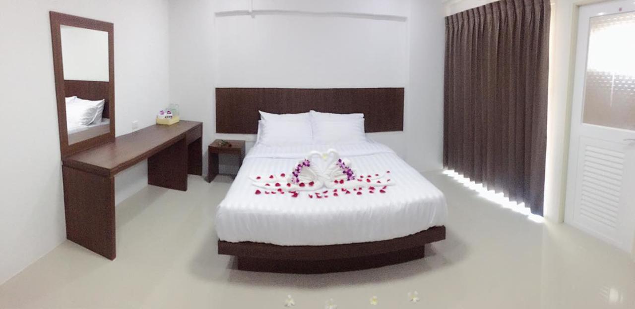 Nava Grand Hotel Rangsit Екстериор снимка